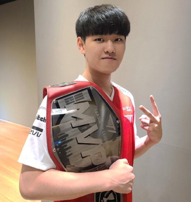 着类似的潜 着类似的潜